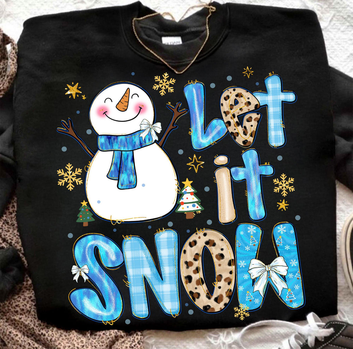 Let it Snow Graphic Sweatshirt