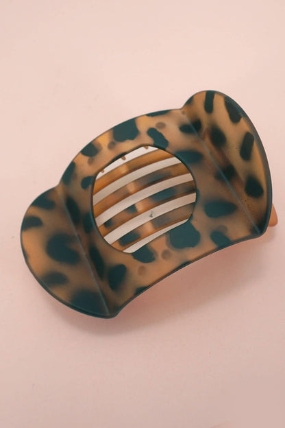 Lay Flat Large Hair Claw Clips for Secure Styling | 40H980